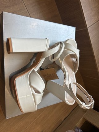 Zapatos de tacón Buffalo blancos