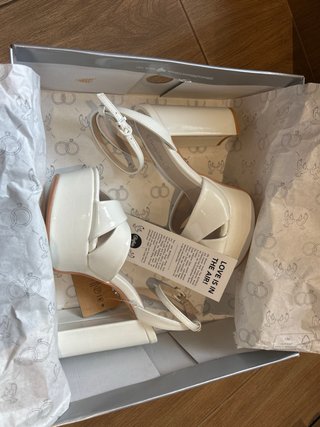 Zapatos de tacón Buffalo blancos