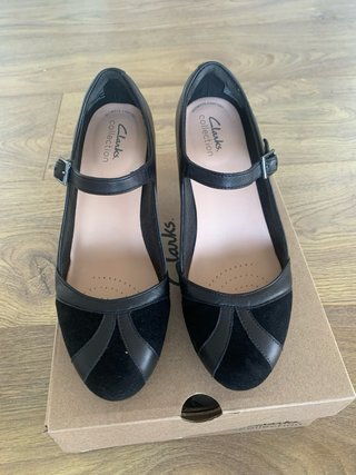 Zapatos Clarks Ambyr Light Negros