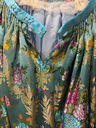 Traje de Fallera con manteletas