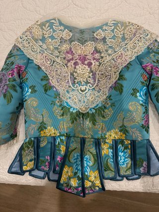 Traje de Fallera con manteletas