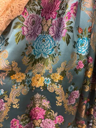 Traje de Fallera con manteletas