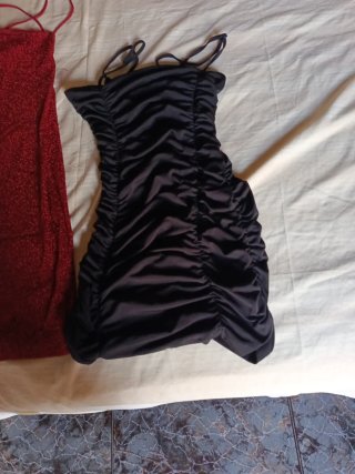 Vestidos Mujer Negro y Rojo (15 €los dos, uno 9€)