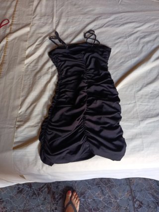Vestidos Mujer Negro y Rojo (15 €los dos, uno 9€)