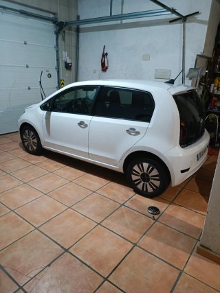 Volkswagen e-up! 2021