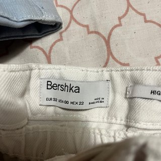 Conjunto 2 Shorts Bershka Azul y Blanco