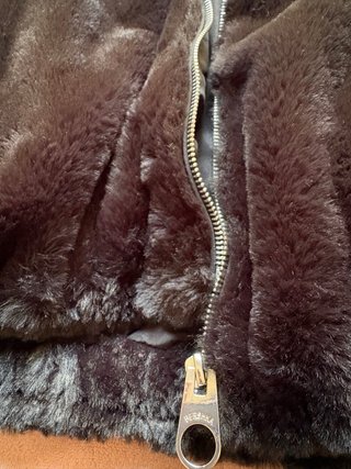 Chaqueta de pelo con capucha