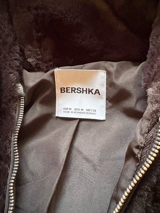 Chaqueta de pelo con capucha
