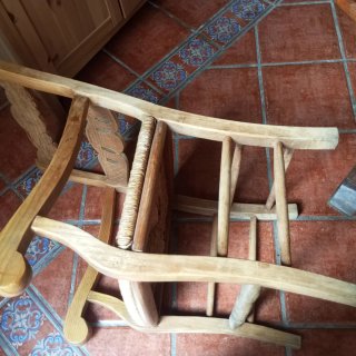 4 Sedie in legno con sedile in vimini, 60 euro ciascuna
