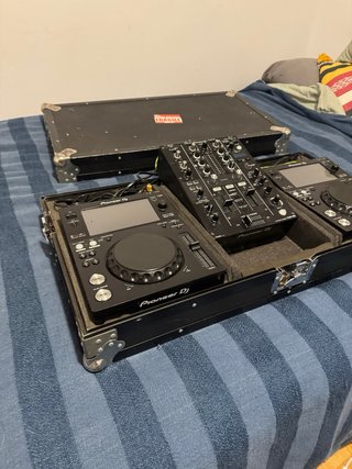Remato Pioneer CDJ 700 + Mixer DJM 450 + Maleta