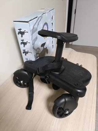 Patinete universal para cochecito con asiento