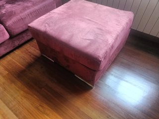 REGALO Sofá grande rosa con puff