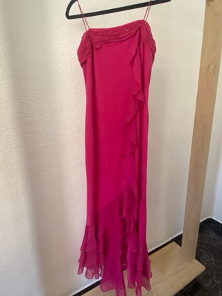 Vestido rosa fucsia con pedrería