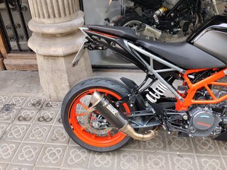KTM Duke 125 Negra y Naranja