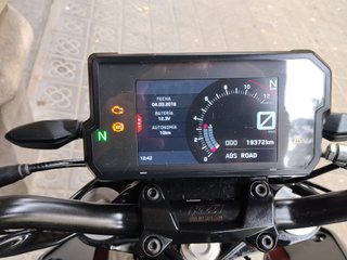KTM Duke 125 Negra y Naranja