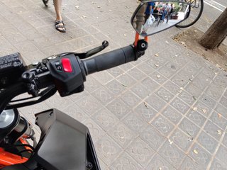 KTM Duke 125 Negra y Naranja