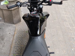 KTM Duke 125 Negra y Naranja