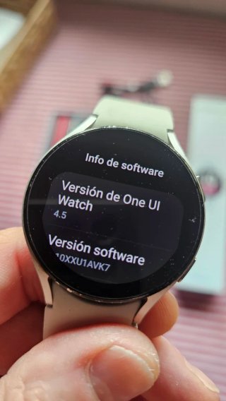 Samsung Galaxy Watch 5 Blanco y Morado