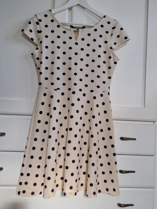 Vestido lunares beige y negro