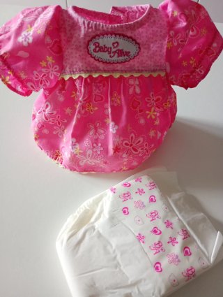 Abbigliamento per Bambola Baby Alive: Abito e Pannolino