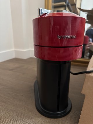 Cafetera Nespresso Vertuo Next Roja NUEVA