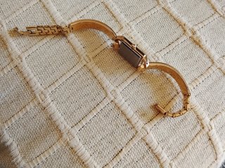 Relógio Citizen Dourado e Branco