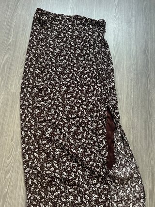 Falda Stradivarius floral XS