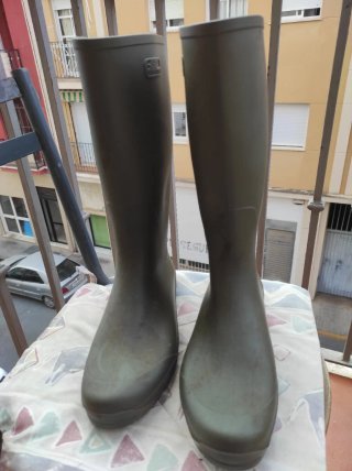 Botas de agua altas,verdes talla 43/44, de trabajo