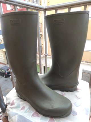 Botas de agua altas,verdes talla 43/44, de trabajo