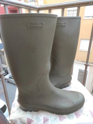 Botas de agua altas,verdes talla 43/44, de trabajo