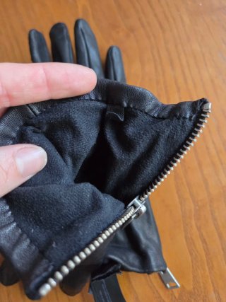 Guantes de piel negros AllSaints