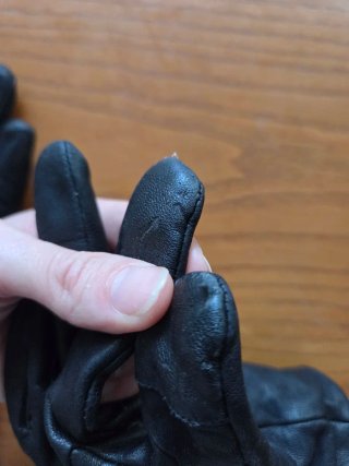 Guantes de piel negros AllSaints