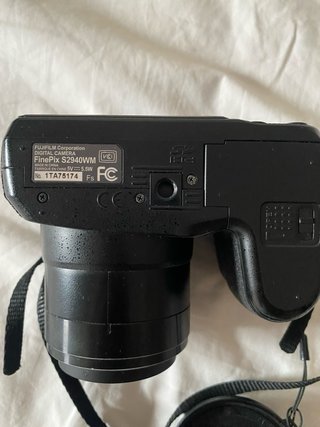 Fotocamera Fujifilm con cinghia