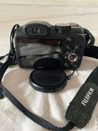 Fotocamera Fujifilm con cinghia