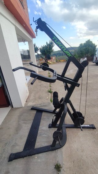 Banco de pesas y barra para gimnasio