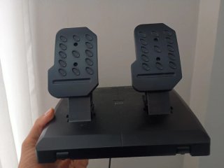 Volante y Pedales PS3/PS4 Thrustmaster