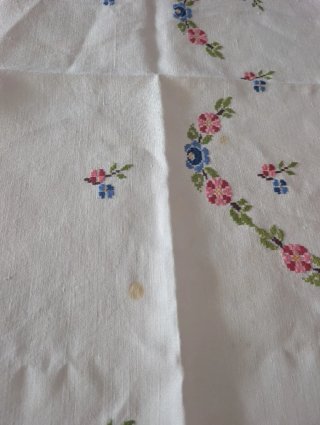 Juego de manteles bordados florales