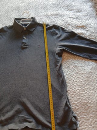 Polo Tommy Hilfiger manga larga gris
