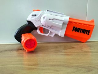 Nerf Fortnite Pistola + 5 Dardos
