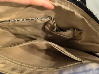Bolso de mano con adornos