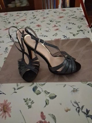 Zapatos de tacón negros