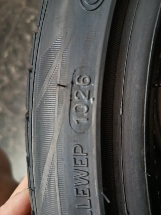 NEUMÁTICOS 215/40ZR17