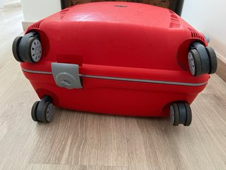 Maleta Mediana Rígida RONCATO Light Roja