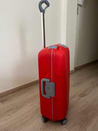 Maleta Mediana Rígida RONCATO Light Roja