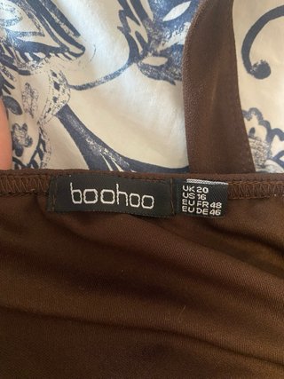 Vestido Boohoo marrón manga corta talla 46