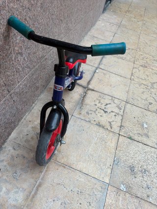Bici infantil azul y roja
