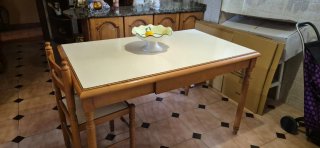 Mesa de cocina madera maciza y beige