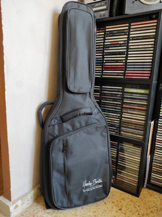 GUITARRA STRATOCASTER TIPO AÑOS 70, MUCHOS EXTRAS