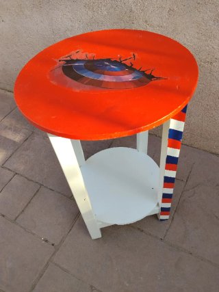 Mesa auxiliar Capitán América