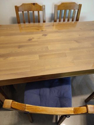 MESA + 4 SILLAS